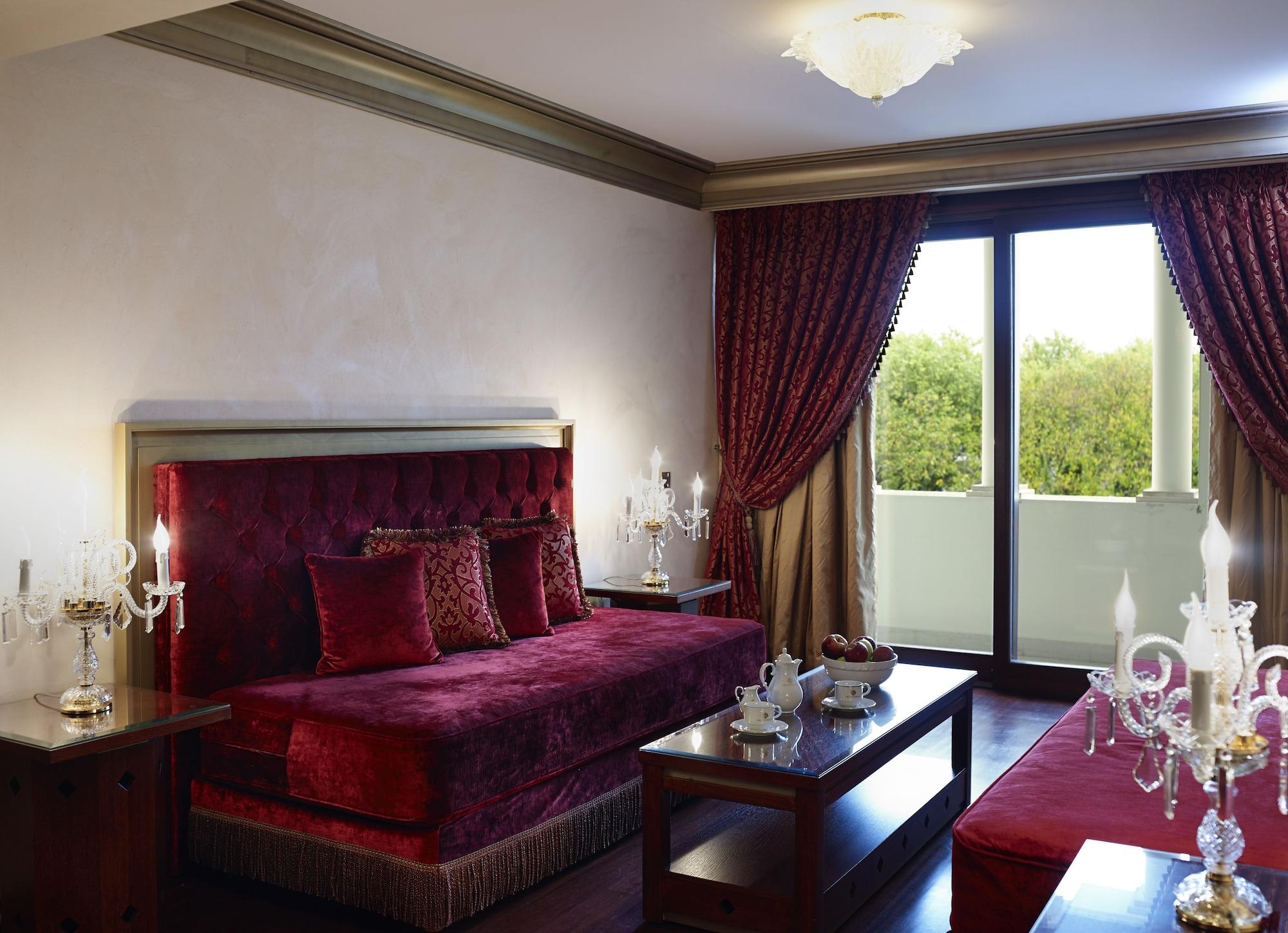 Grand Serai Congress And Spa Janina Zewnętrze zdjęcie A suite at the hotel