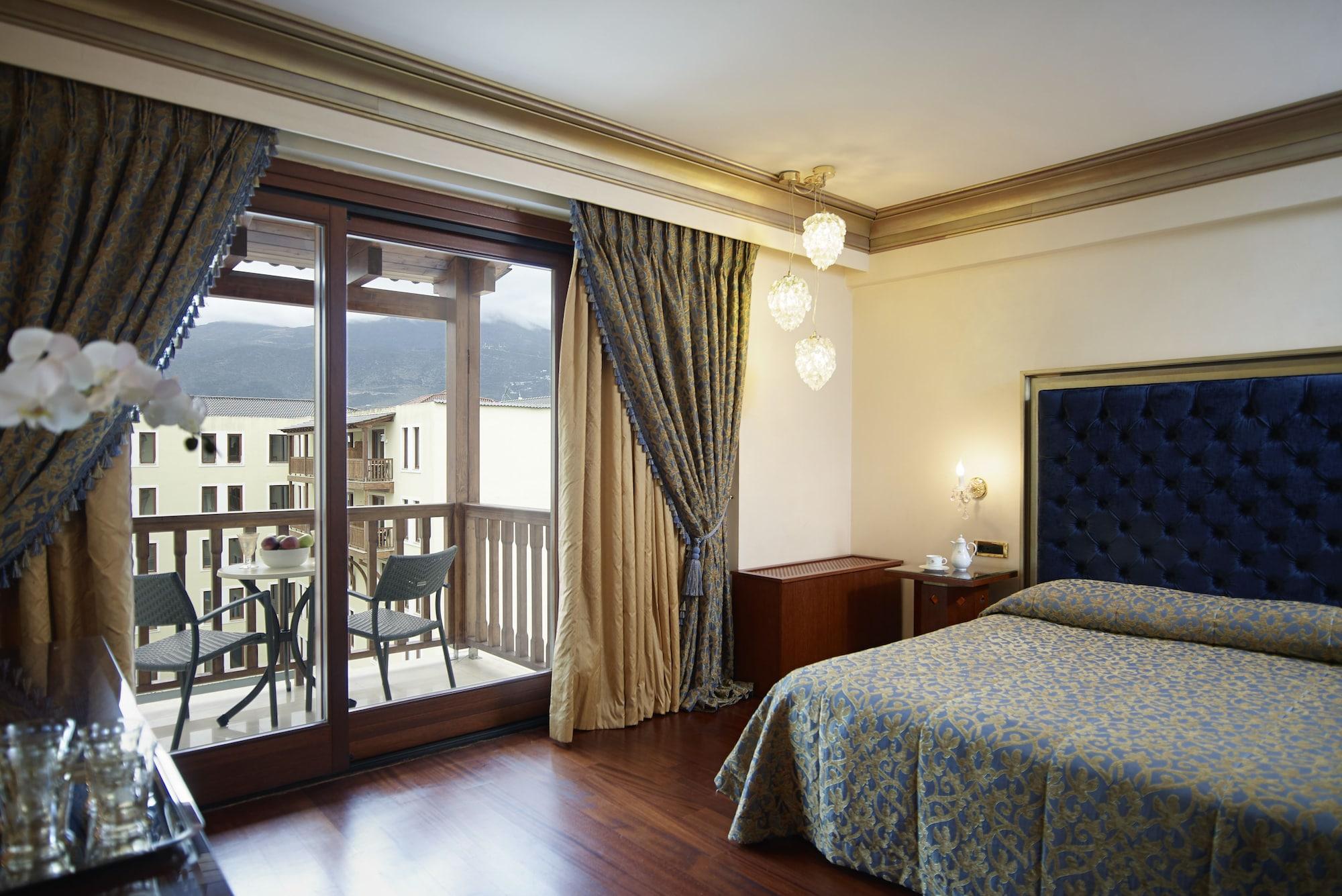 Grand Serai Congress And Spa Janina Zewnętrze zdjęcie A room at the hotel