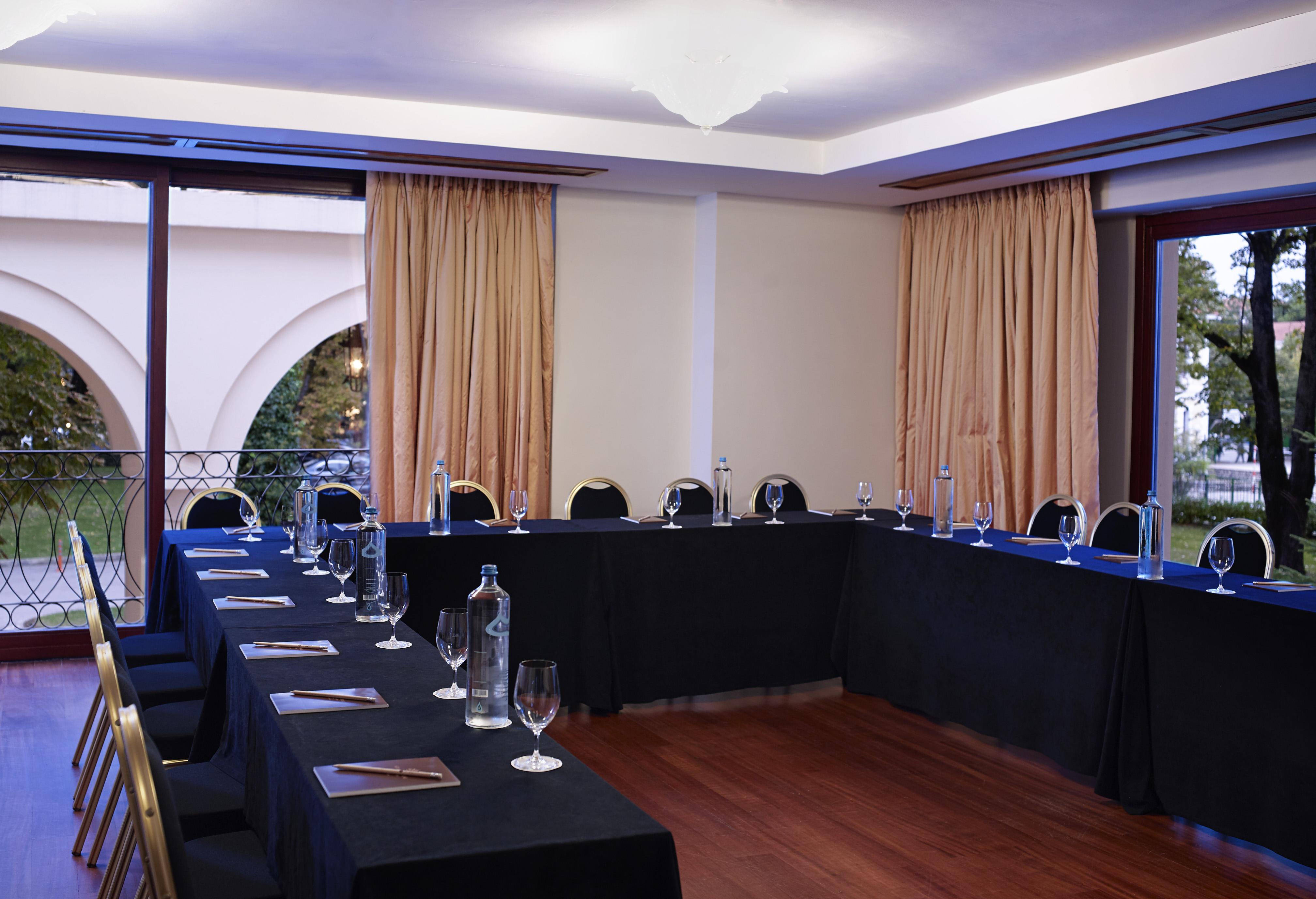 Grand Serai Congress And Spa Janina Zewnętrze zdjęcie Meeting room